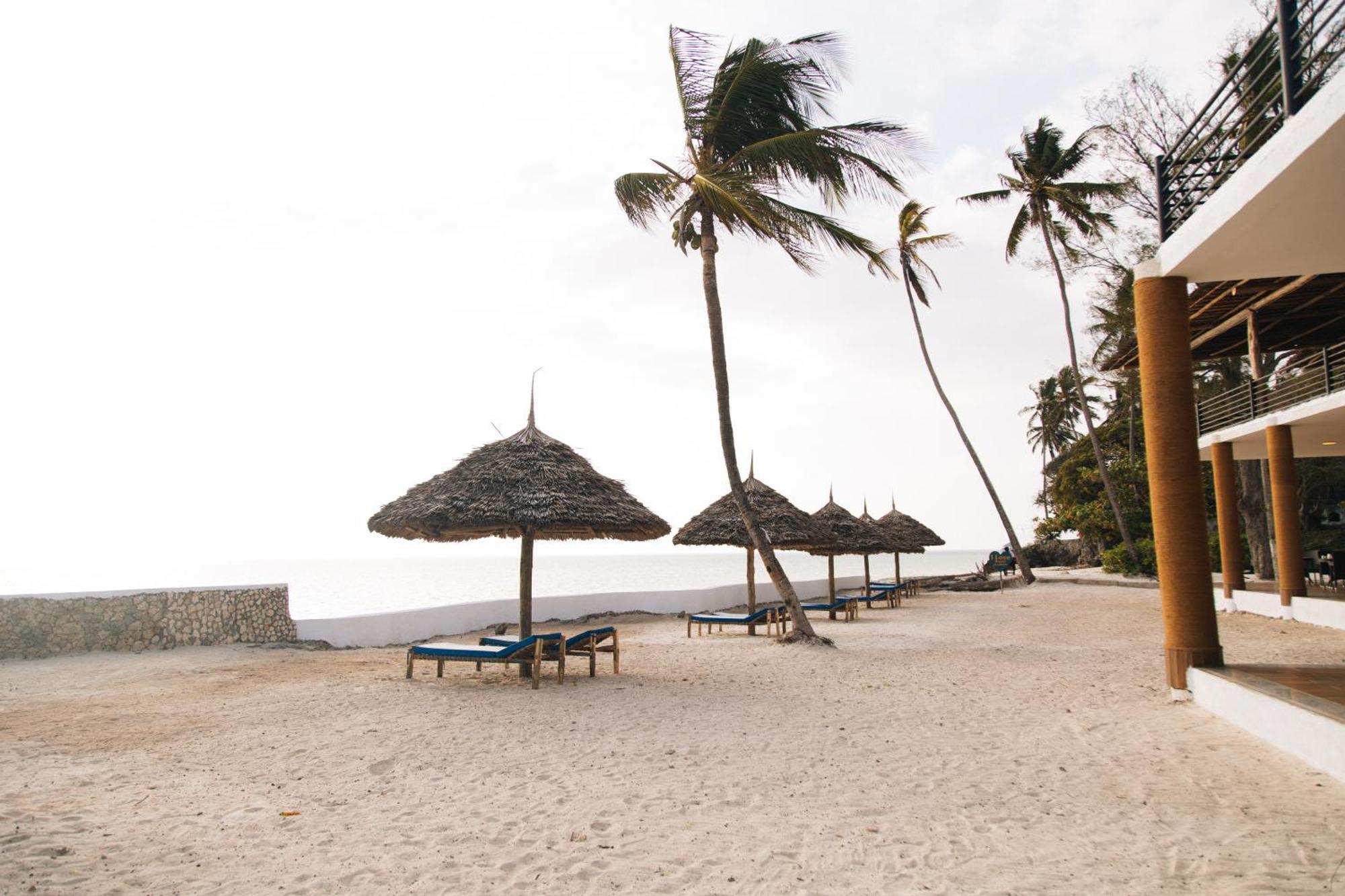 Royal Mandarin Hotel & Resort Пвани-Мчангани Экстерьер фото