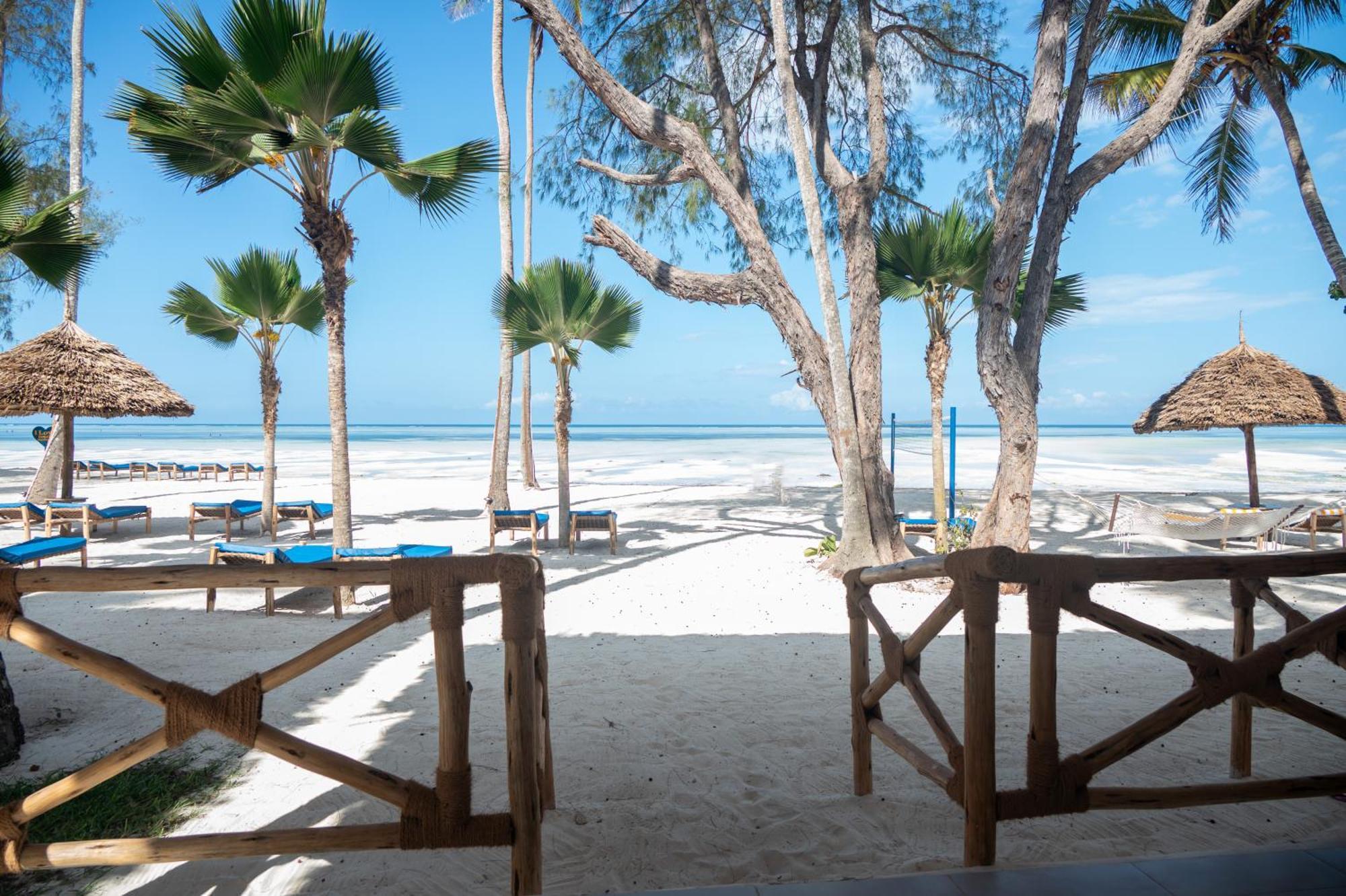 Royal Mandarin Hotel & Resort Пвани-Мчангани Экстерьер фото