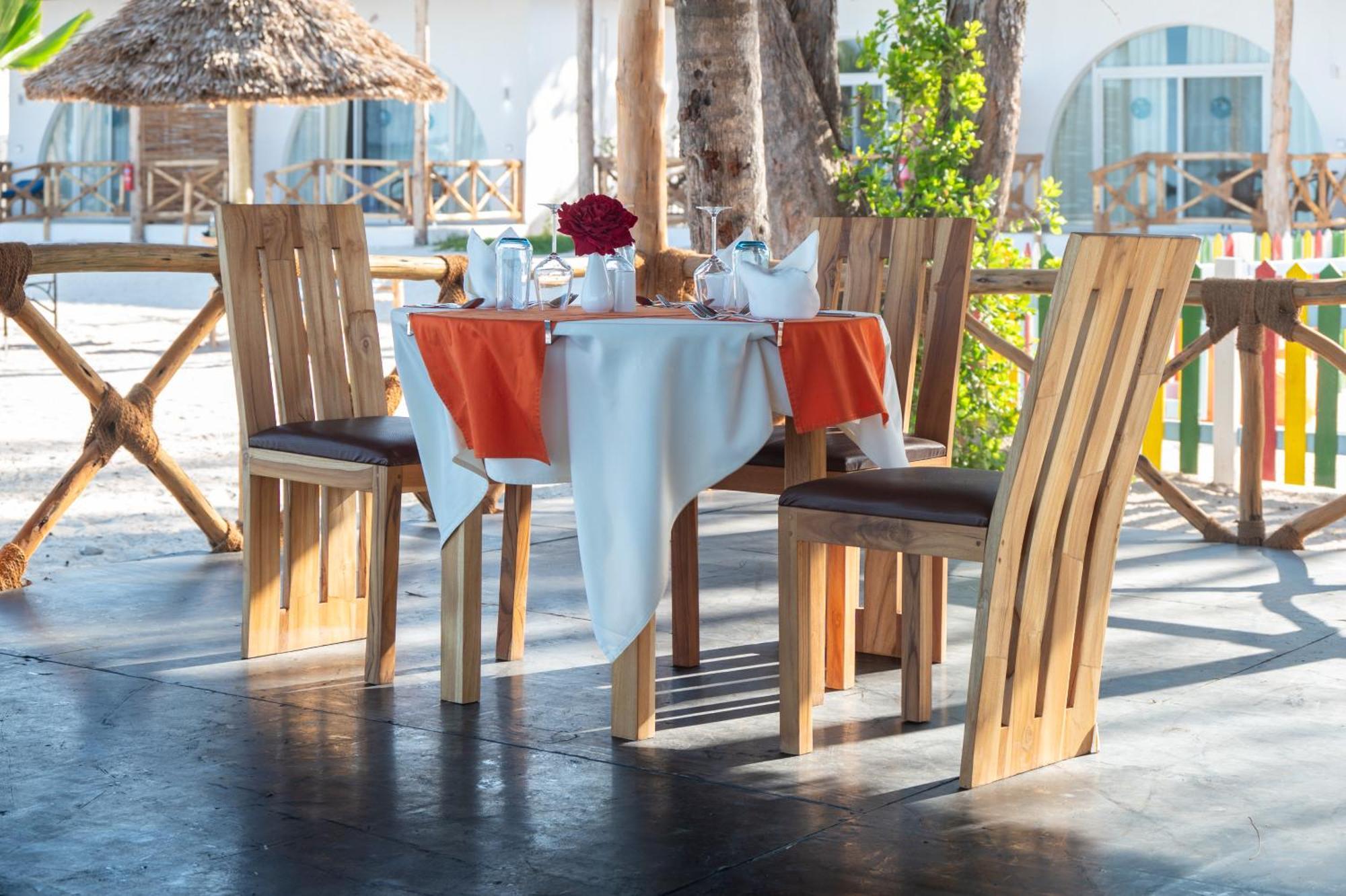 Royal Mandarin Hotel & Resort Пвани-Мчангани Экстерьер фото