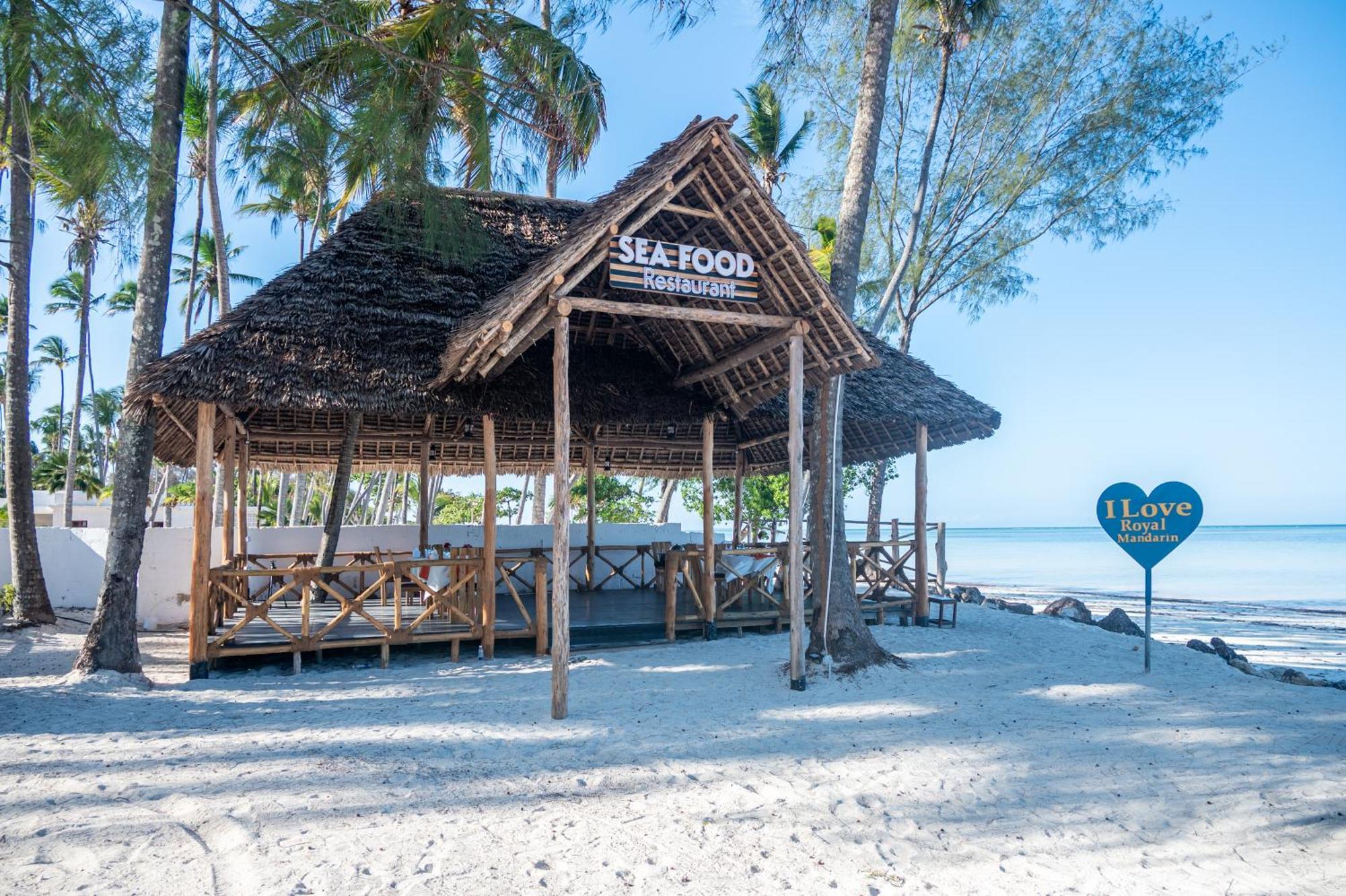 Royal Mandarin Hotel & Resort Пвани-Мчангани Экстерьер фото