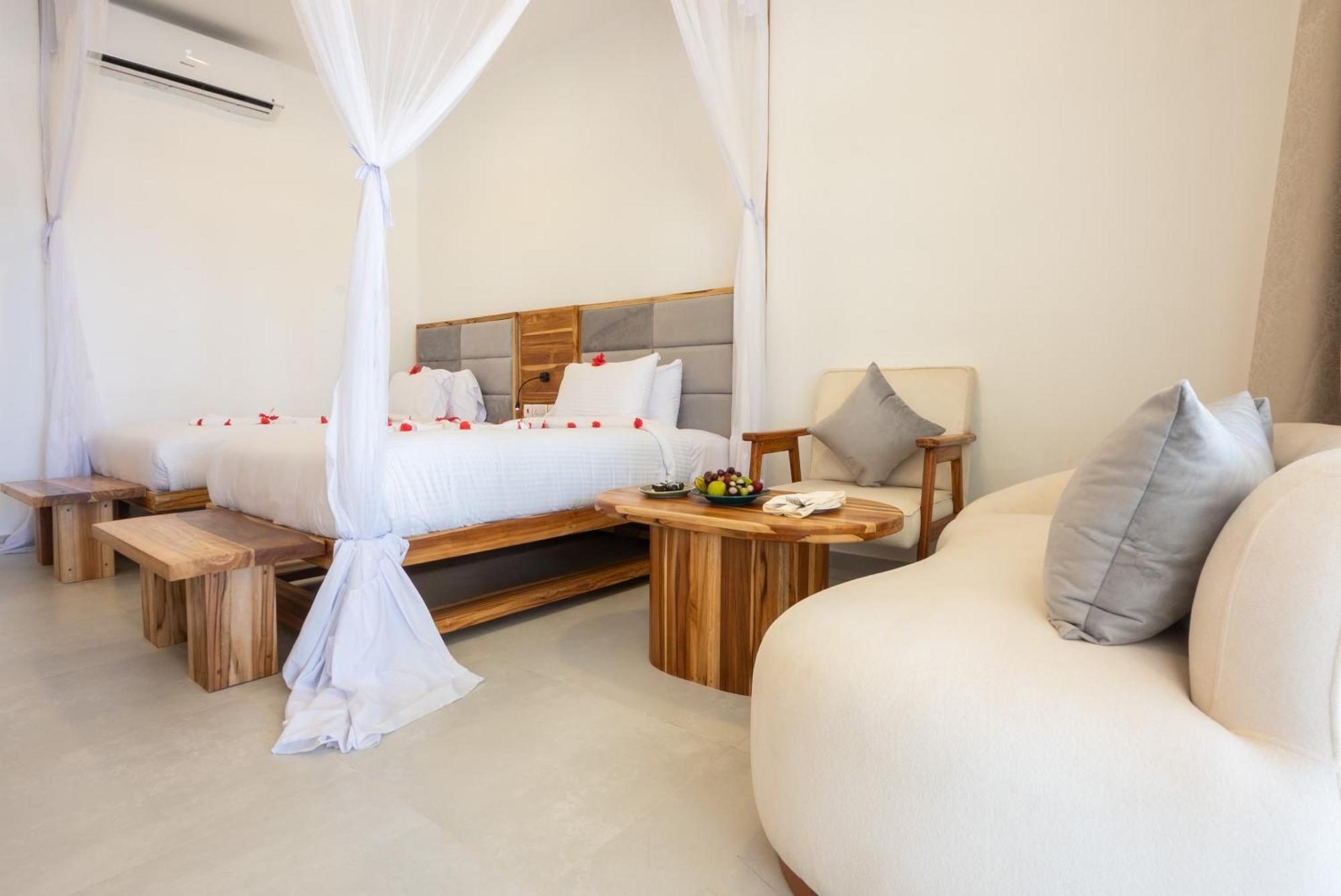 Royal Mandarin Hotel & Resort Пвани-Мчангани Экстерьер фото