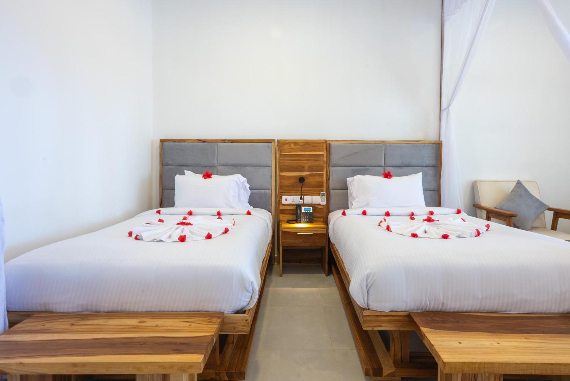 Royal Mandarin Hotel & Resort Пвани-Мчангани Экстерьер фото